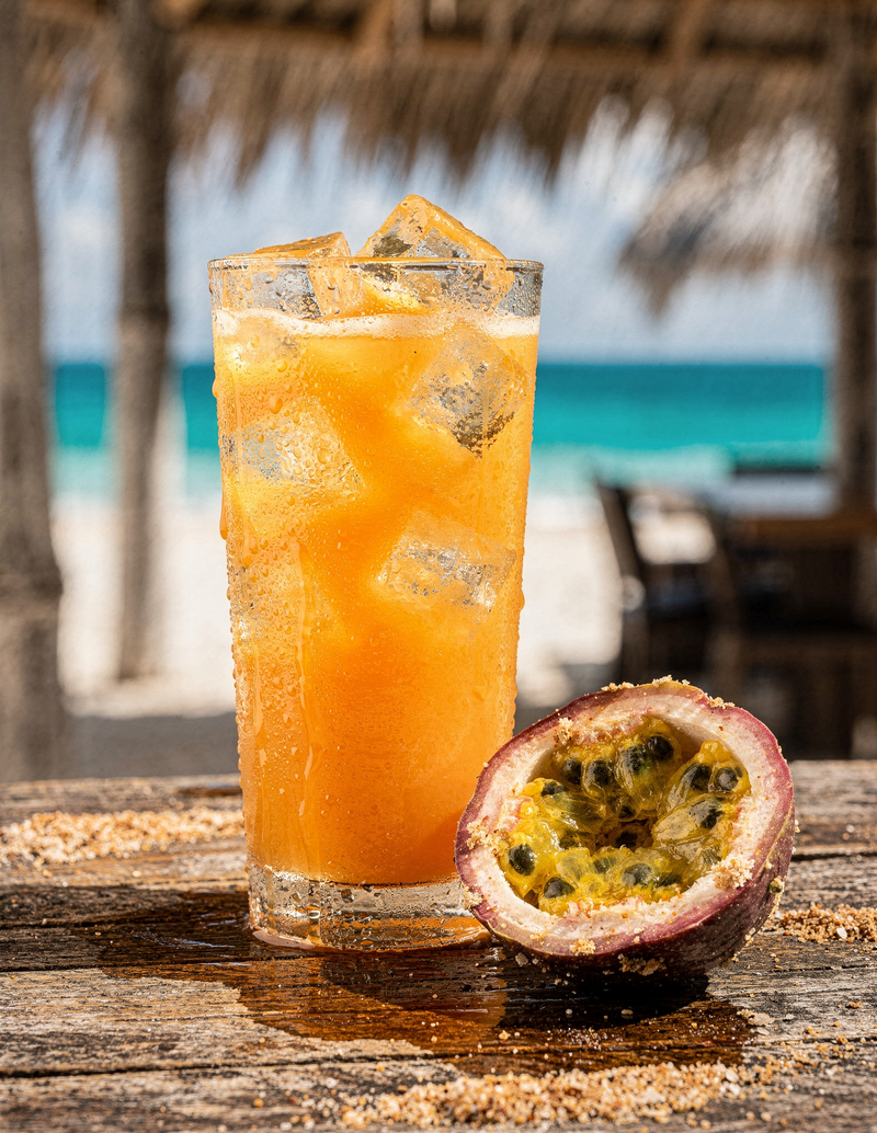 Mocktail mit Passionsfrucht und Kokoswasser im Longdrinkglas